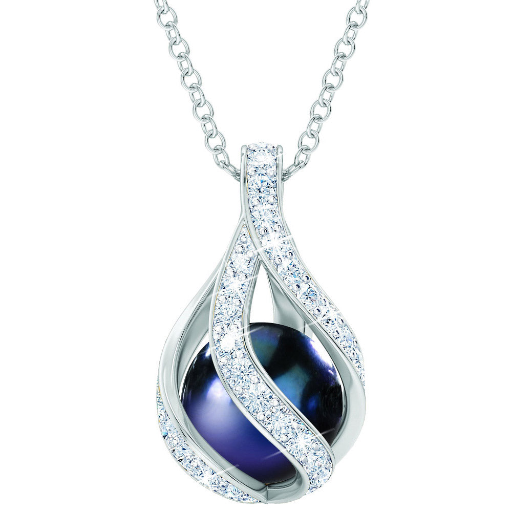 Collier de perles noires et de diamants Love's Embrace